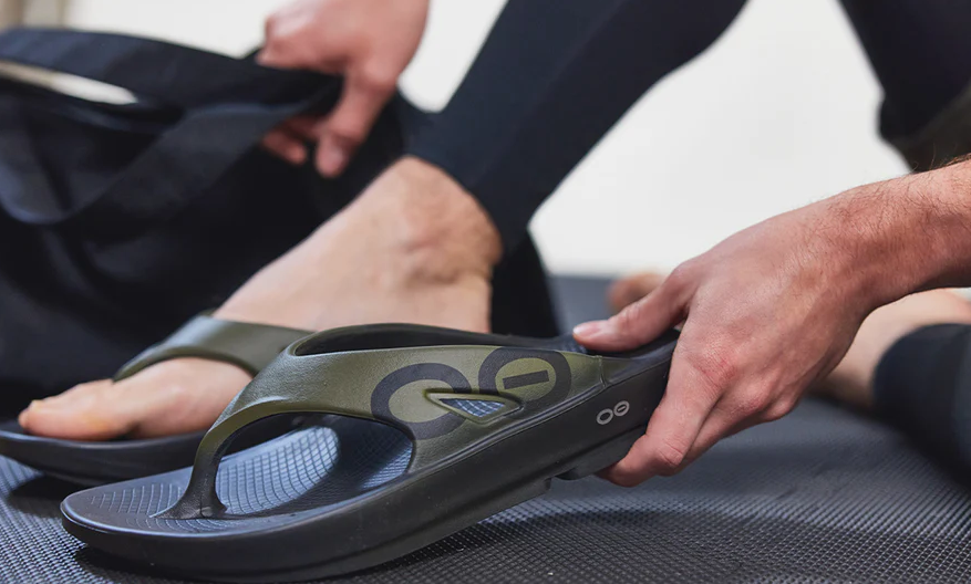 Oofos men's sandals deals