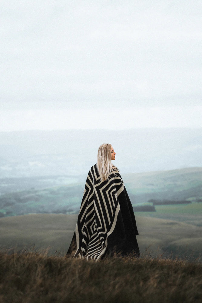 Beyond Borders Collective Paramo Blanket