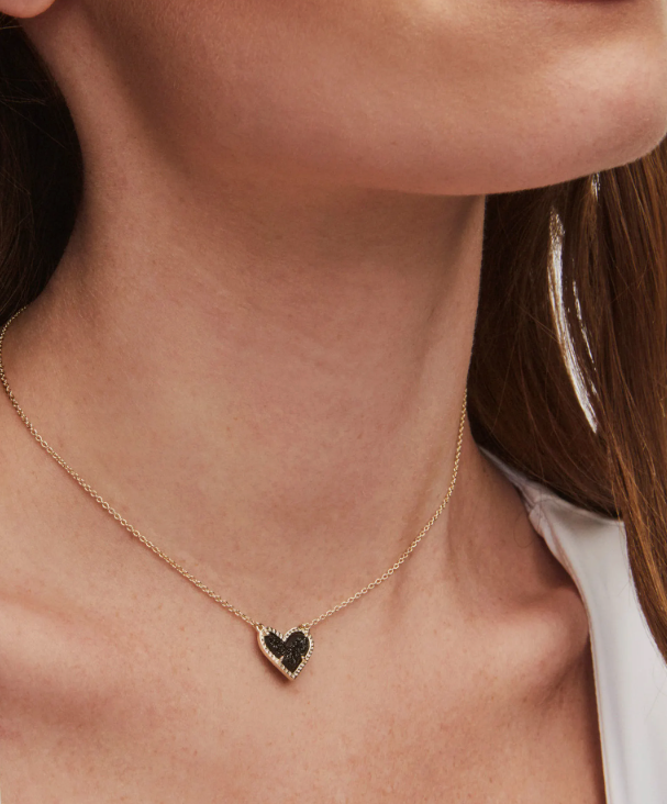 Kendra Scott Ari Heart Stone Pendant Necklace