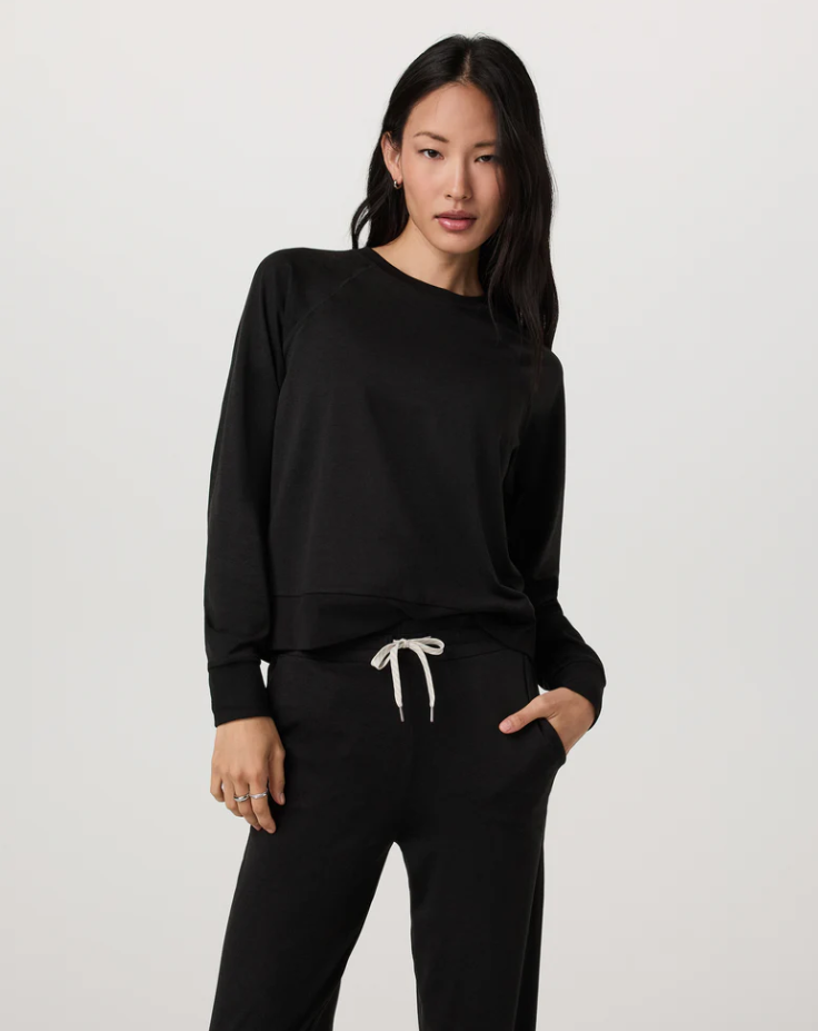 Vuori Women's Long Sleeve Halo Crew