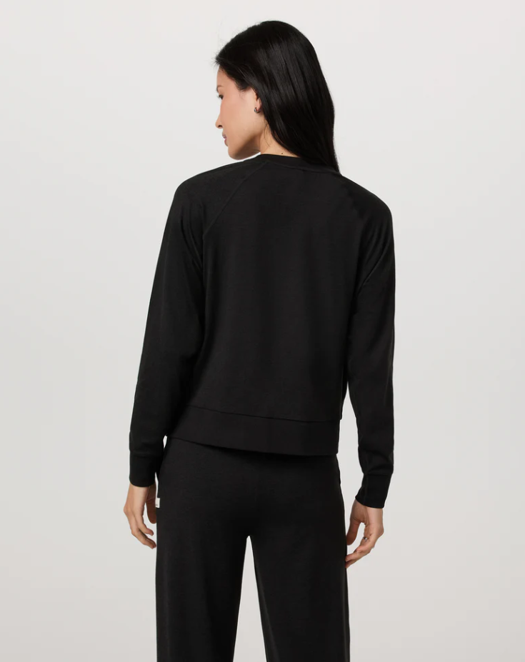 Vuori Women's Long Sleeve Halo Crew