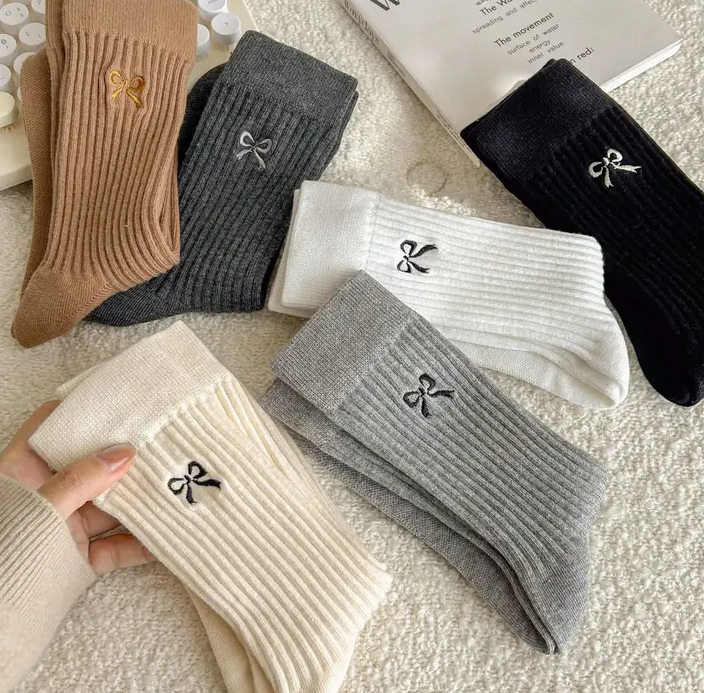 Bow Embroidered Crew Socks