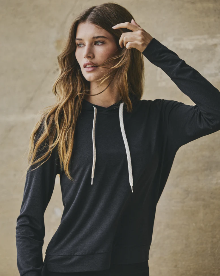 Vuori Women's Halo Essential Hoodie