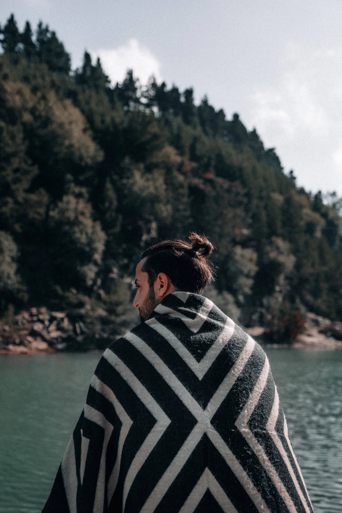 Beyond Borders Collective Paramo Blanket