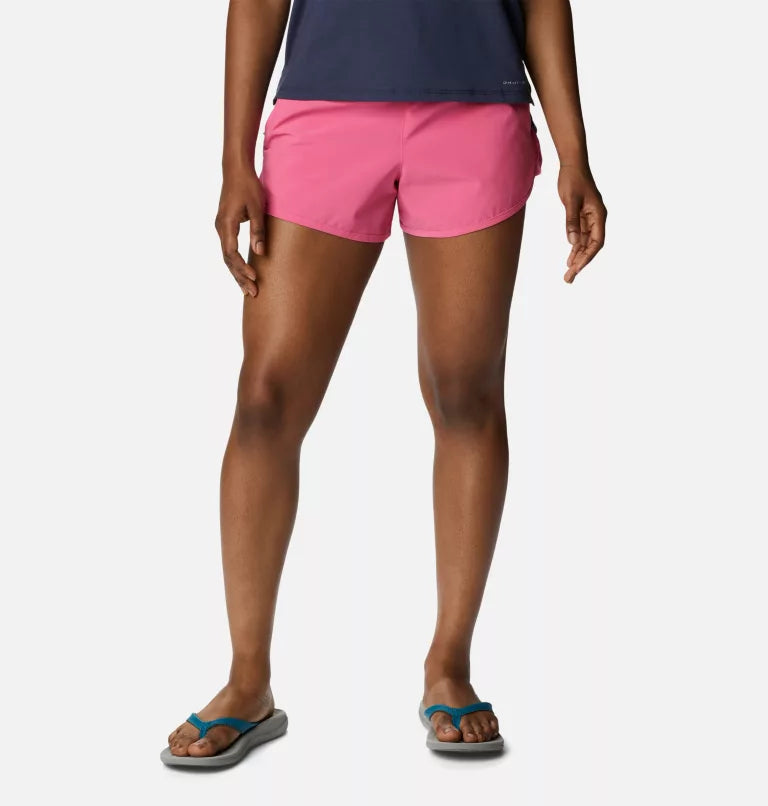 Columbia Women's Bogata Bay Stretch Shorts (Past Season)